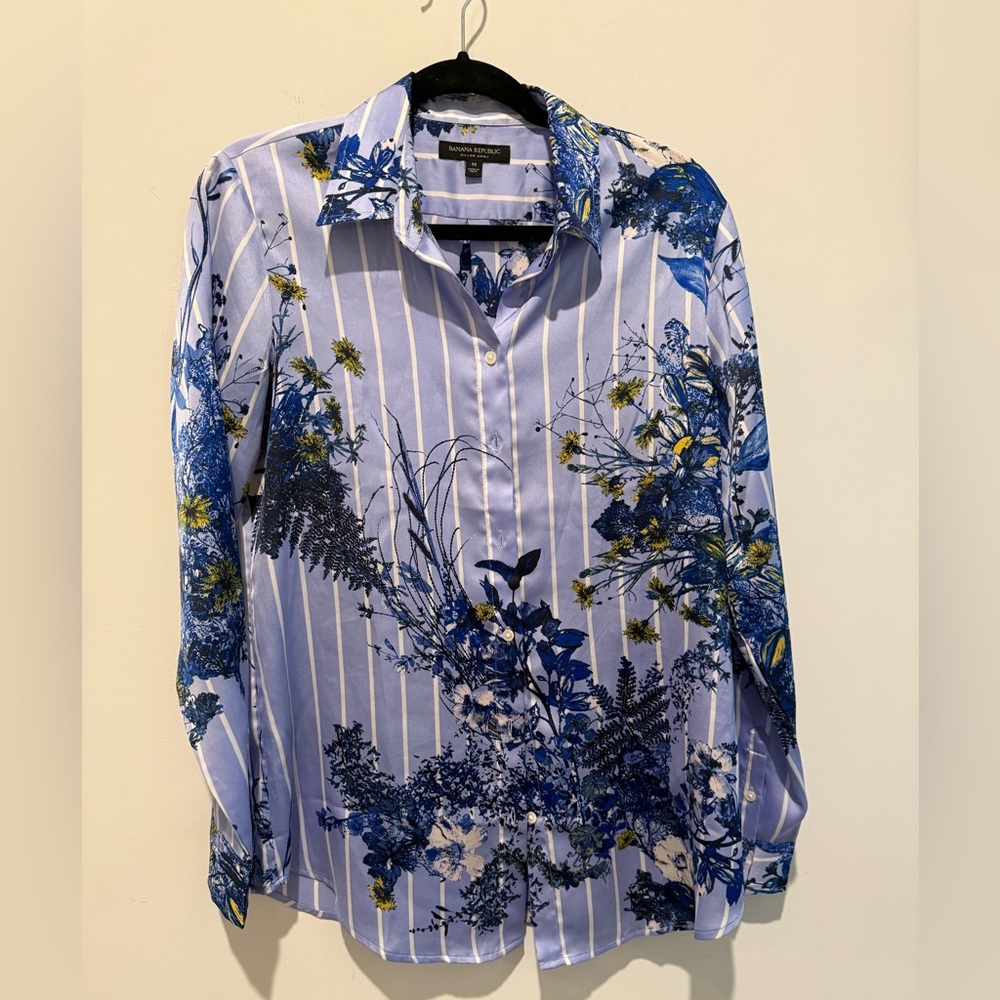 Banana Republic Blue Floral with White Stripes Button-Down Shirt